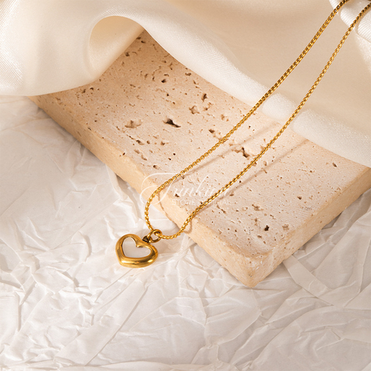 French Shell Heart Necklace (Twist Chain)